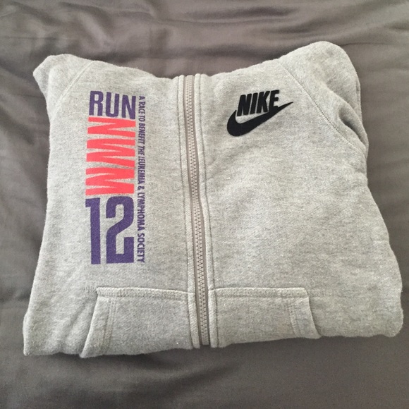Nike Sweaters - Nike hoodie