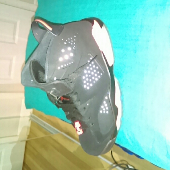 Shoes - Picture 2 of 4