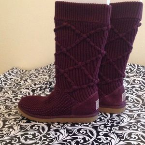 Ugg  Boots (deep purple/burgundy knitted)