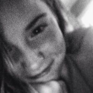 Meet your Posher, Lara