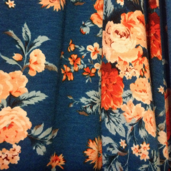 floral maxi-skirt!!!!!!!! size small - Picture 2 of 2