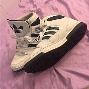 Adidas Sneakers