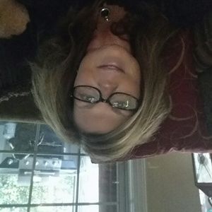 Meet your Posher, Lauri