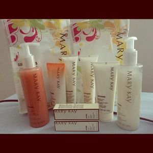 Satin Hands and lips sets