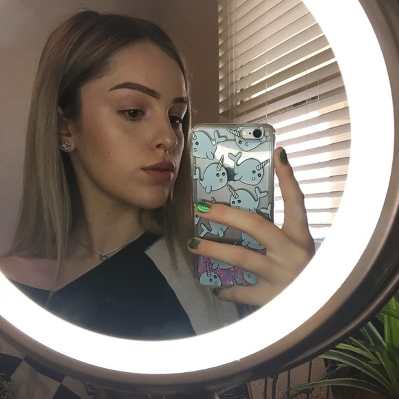 Meet your Posher, Sam - Picture 2 of 3