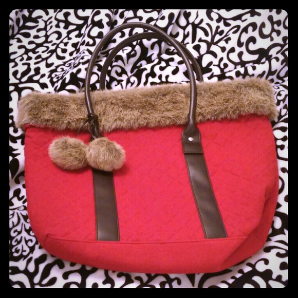 Bath & Body Works Handbags - 🆕👛Gorgeous Red Tote Bag with Fur👛🆕