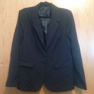Daisy Fuentes black blazer