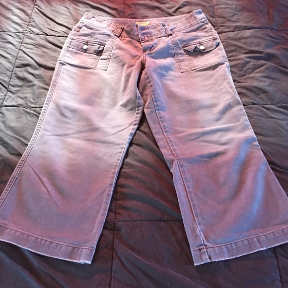 American Eagle capris