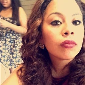 Meet your Posher, Alejandra