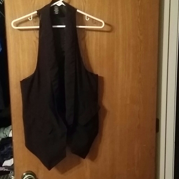 Black apostrophe vest