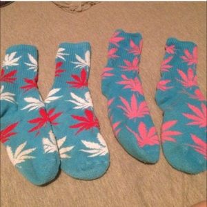 2 pairs of huf socks