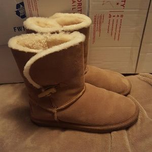 Chestnut winter boots