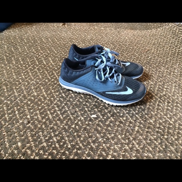 ON HOLD Womens nikes