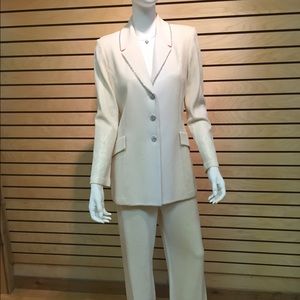 St Johns Winter White Suit