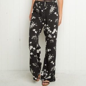 HOLD Brandy Melville Lizeth Pants