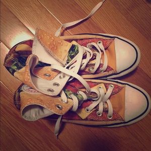 Cheeseburger converse