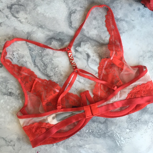 VS Designer Collection Unlined Racerback. - Picture 3 of 4