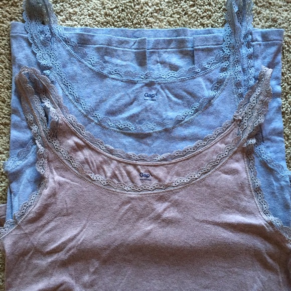 Lot of 2 Gap Camisoles