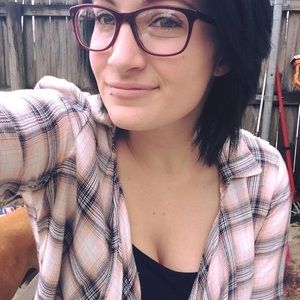 Meet your Posher, Rayven