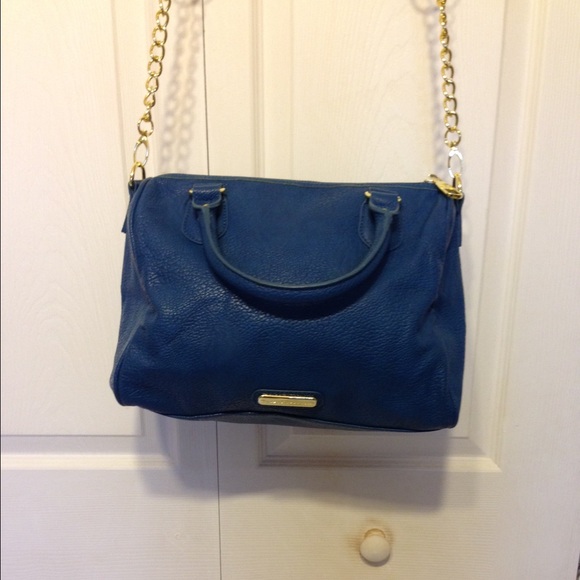 Steve Madden Handbags - Steve Madden purse with removable strap color blue