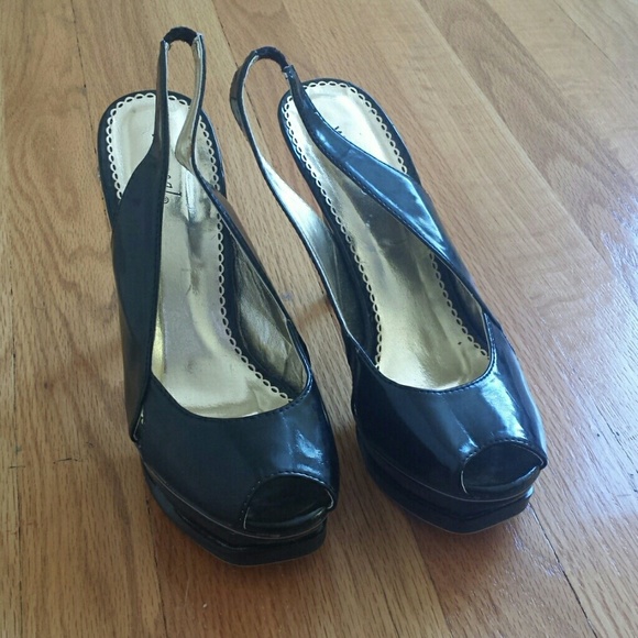 Wet seal slingback high heels size 7.5