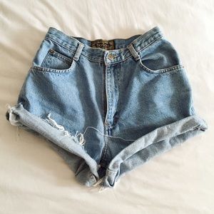 VINTAGE high-waisted shorts