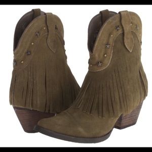 Very Volatile Fringed Boots VERY CUTE!