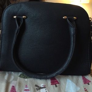 Black Faux Leather Purse!