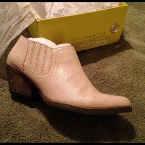 Very Volatile Canton Leather Bootie NEW