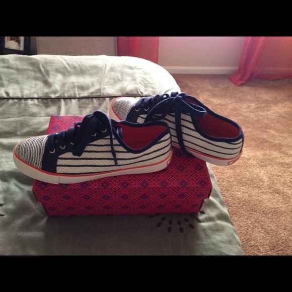 Tory Burch Sneakers LOWERED PRICE FOR 6 HOURS