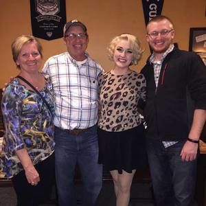 Meet your Posher, Cara