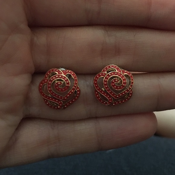 Red rosette earring