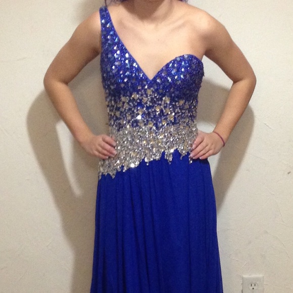 Ball gown - Picture 2 of 4