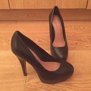 Black Vince Camuto Pumps