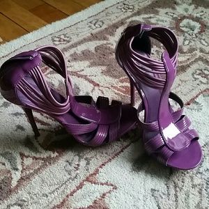 Purple stiletto.. fun shoes