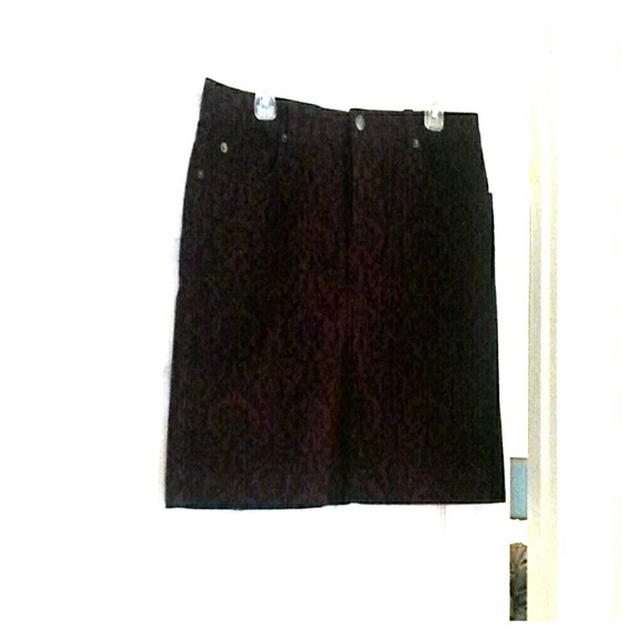 Cute burgundy corduroy skirt. NWT never worn.