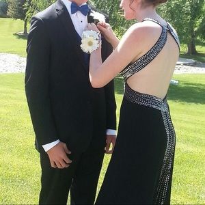 Black Formal dress with a gorgeous back size 8