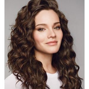 Meet your Posher, Leslie