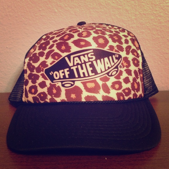 Vans women's cheetah hat