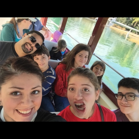 Meet your Posher, Sabrina - Picture 2 of 4