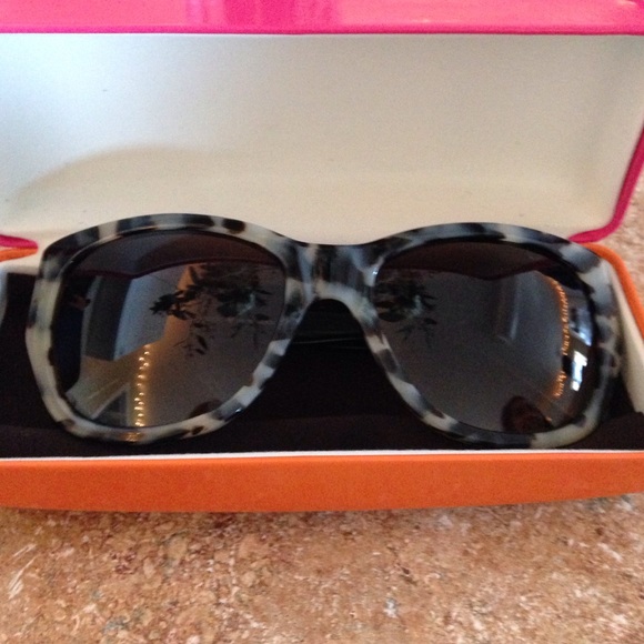 kate spade Accessories - Kate Spade sunglasses!