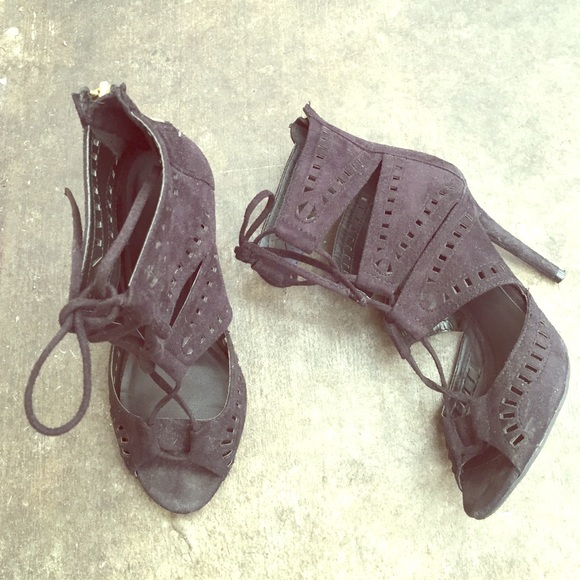 black lace up heel