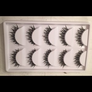 Set of 5 pairs of lashes 100%Silk