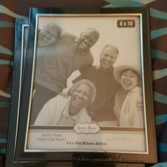 Picture frames have 20 others to sell as well