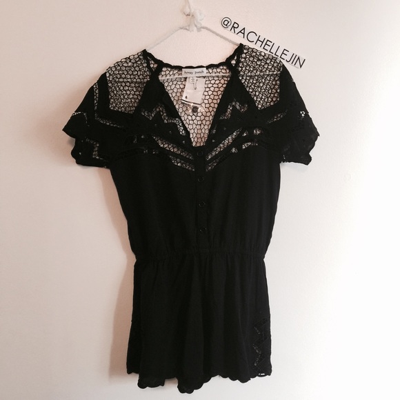 💌Sold💌 NWT Brandy Melville Lace Cutout Romper