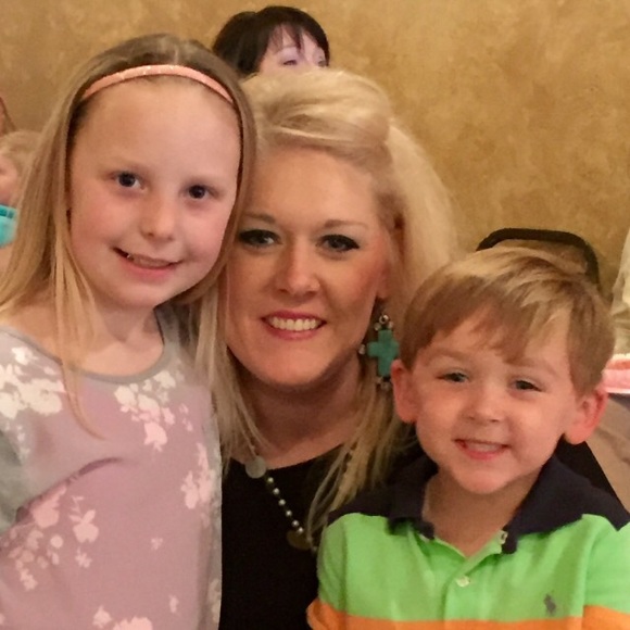 Meet your Posher, Lana - Picture 3 of 3