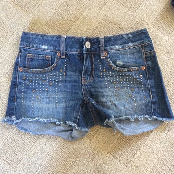 7 Pairs of Size 0 Denim Shorts - Picture 2 of 4