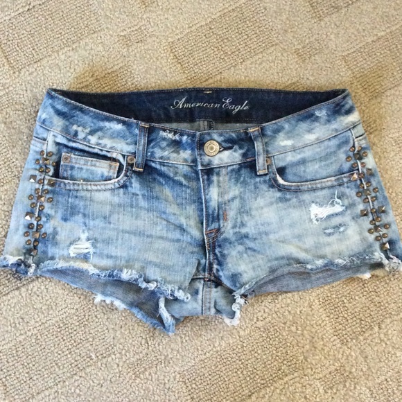 7 Pairs of Size 0 Denim Shorts - Picture 3 of 4