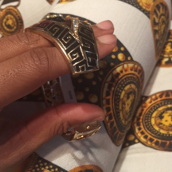 Egyptian Eye Black and Gold Bracelet - Picture 3 of 4