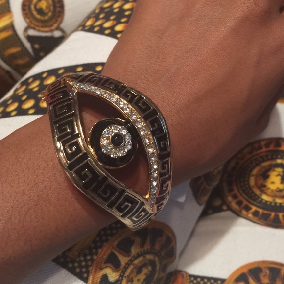 Egyptian Eye Black and Gold Bracelet - Picture 4 of 4